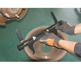 Calibre para medir el diámetro del disco de freno y de las zapatas | BBR410